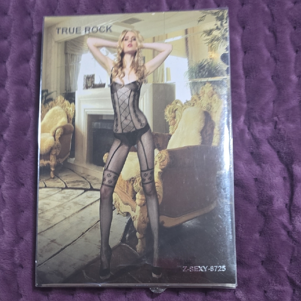 TRUE ROCK Black Lace Chemise and Stockings Set
